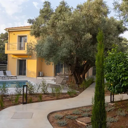 Saitia فيلة Tsoukaládhes